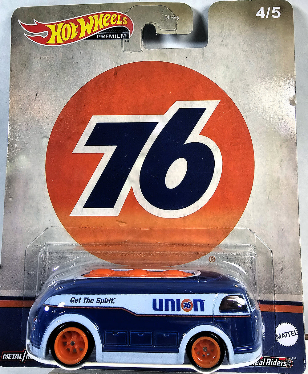 Hot Wheels Star Trek Haulin Gas Vehicle – 1:64 Scale Die-Cast Car With Real Rider Tires