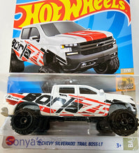 Load image into Gallery viewer, Hot Wheels White 19 Chevy Silverado Trail Boss LT 2022
