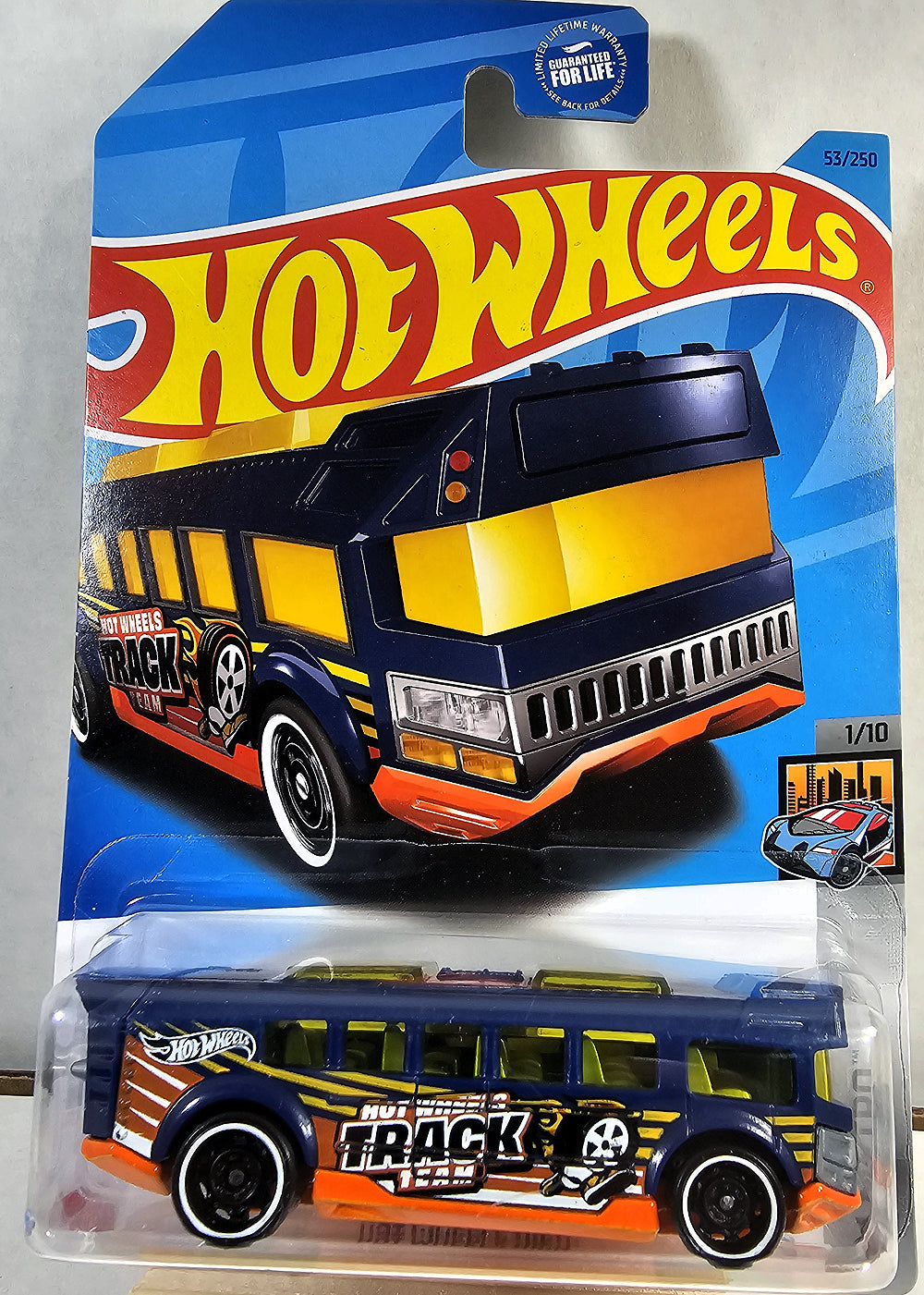 Hot Wheels High bus
