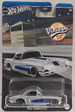 Load image into Gallery viewer, Hot Wheels VTG Racing 1962 Corvette

