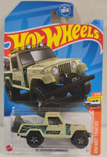 Load image into Gallery viewer, Hot Wheels 67 Jeepster Commando

