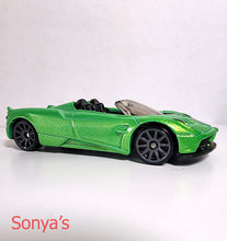 Load image into Gallery viewer, Hot Wheels Green 17 Pagani Huayra Roadster Loose 2022
