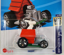 Load image into Gallery viewer, Hot Wheels Snoopy Screen Time 2023
