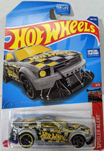 Load image into Gallery viewer, Hot Wheels 2005 Ford Mustang 2022
