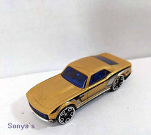 Load image into Gallery viewer, Hot Wheels CCM &amp; Metal Machines Zuru 2021
