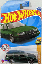 Load image into Gallery viewer, Hot Wheels Volvo 850 Estate
