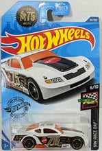 Load image into Gallery viewer, Hot Wheels Circle Tracker

