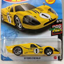 Load image into Gallery viewer, Hot Wheels &#39;67 Ford GT40 Mk.IV yellow closeup
