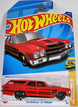 Load image into Gallery viewer, Hot Wheels 70 Chevelle SS Wagon
